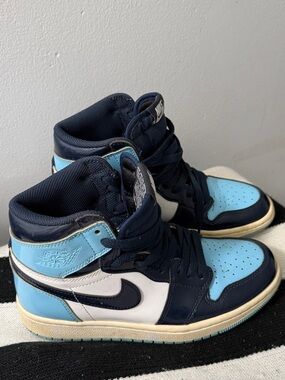 Nike Air Jordan 1 Mid in Navy, Light Blue & White
